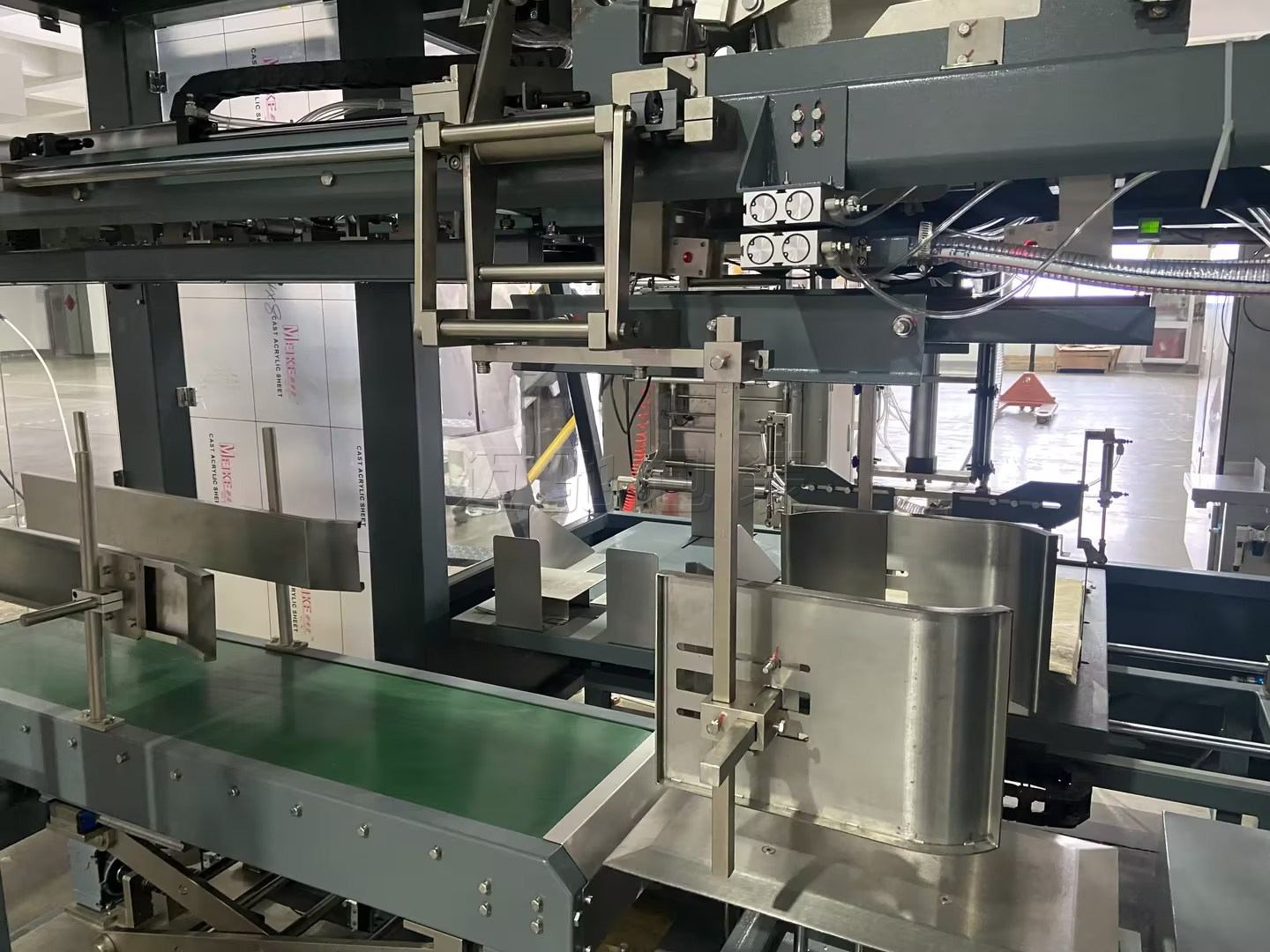 广州迈驰专注各类原料包装机研发，提升包装作业效能